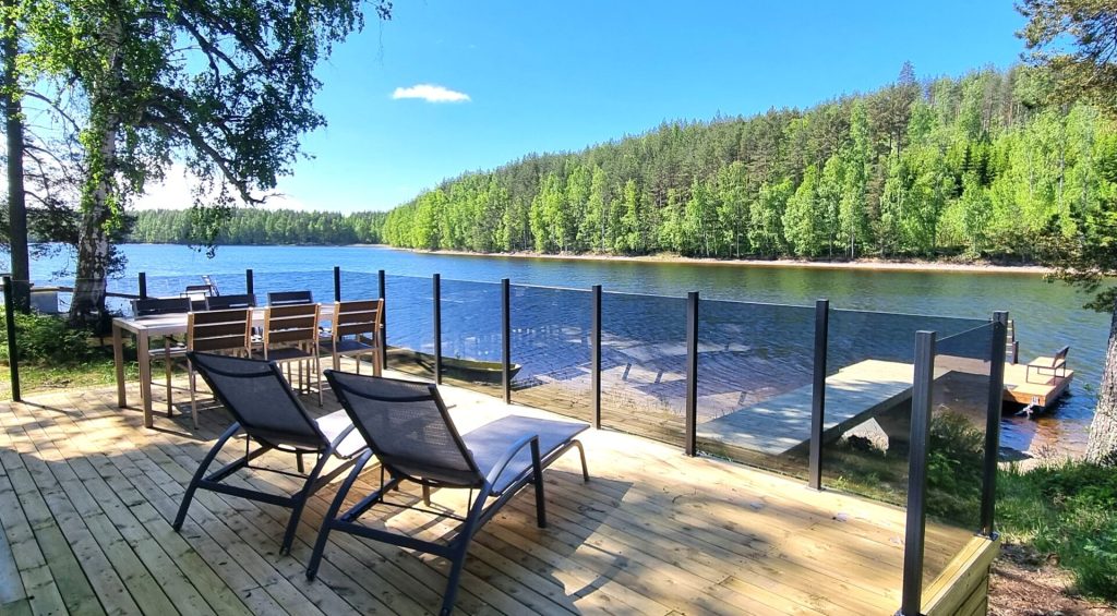 Lakefront Cottage Myyrä